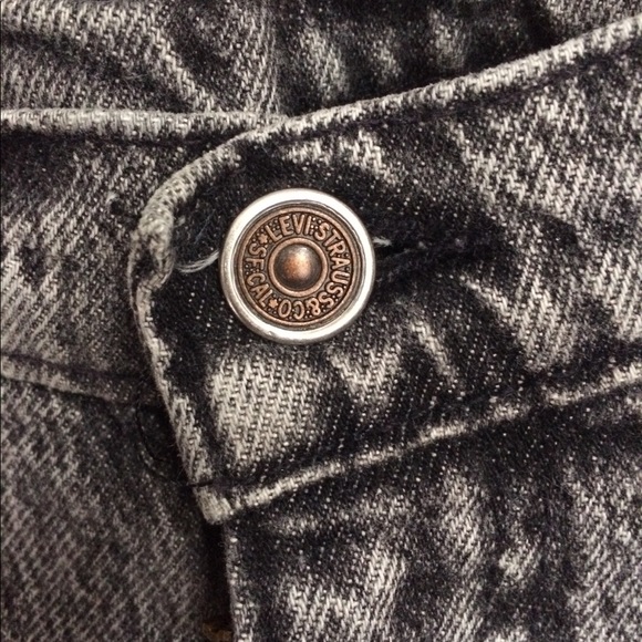 Vintage silver tag Levi shorts - Picture 2 of 5